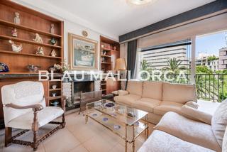 Flat in Zona Portuària. Amplio piso con balcãn y 5 dormitorios en palma