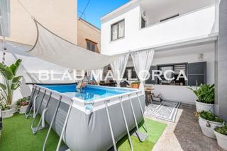 Towny house in Zona Portuària. Chalet independiente en son rapinya
