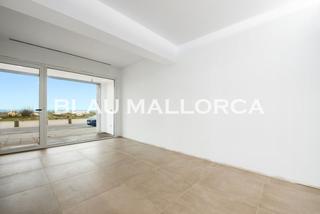 Casa aparellada a Sant Llorenç des Cardassar. Planta baja en primera lãnea de mar en s illot