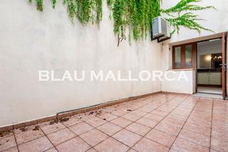 Casa aparellada a Artà Poble. Amplia casa en arta con patio