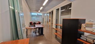 Local Comercial en Avenida irn 7. Oficina lista para loft o negocio