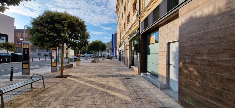 Foto 0a21e0bf-e90b-4671-9b4a-50347e9bcaed. Local commercial dans avenida irún 7 dans Ezcabarte