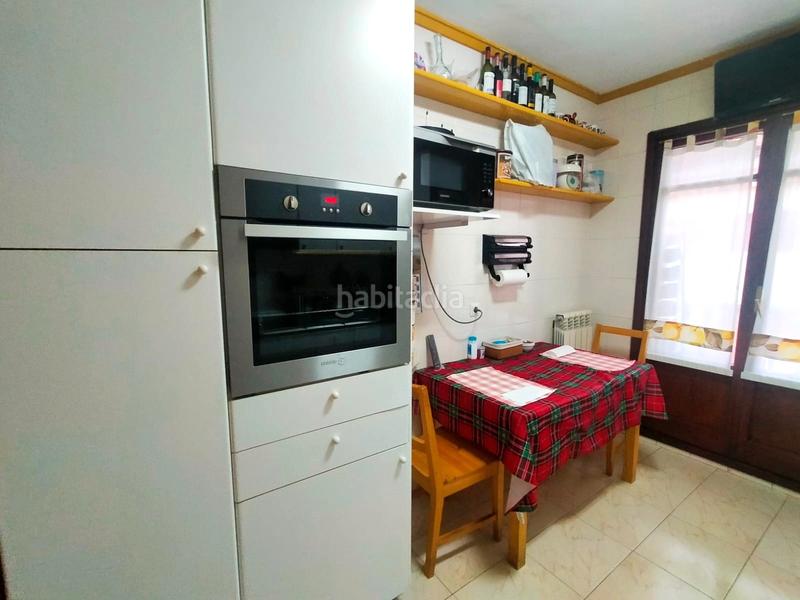 Foto b791a3b6-472f-45a6-92b0-134b2fd7e4a4. Pis amb calefacció aparcament a Haro