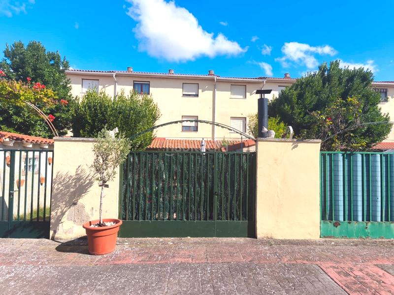 Foto 146de55d-f7e0-4d0a-904d-46af705c0fa5. Chalet oportunidad. . chalet adosado con terreno de 64 m2 y urbanización con piscina comunitaria en el precio de 168.800 €. en Cihuri