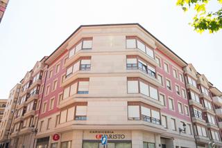 Aparcament cotxe a Calle de la vega 38. Garaje con trastero anejo en la calle virgen de la vega en haro