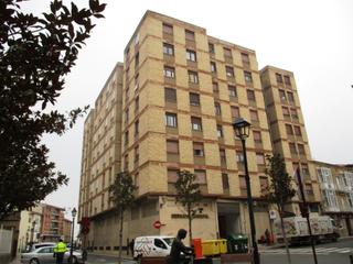 Piso  Calle hermanos sánchez del río. Oportunidad. haro. vivienda con ascensor a cota 0 y calefacción