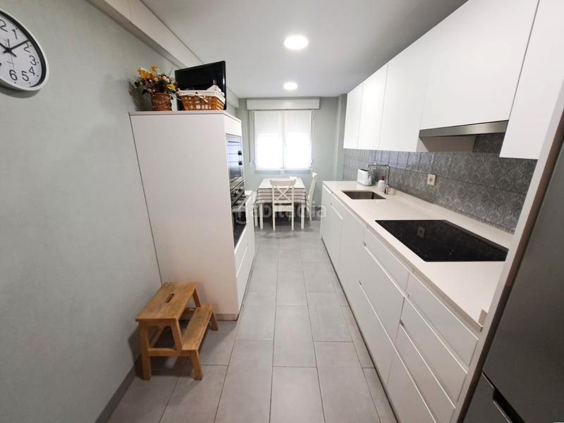 Foto e6164de4-c650-4ae2-817f-7b69b61f90f3. Piso oportunidad. . amplio piso con ascensor a cota 0, garaje y trastero en pleno centro en el precio de 185.000 € en Haro