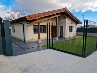 Chalet  Calle maría zambrano. Excelente oportunidad. haro. chalet individual del año 2023 a es