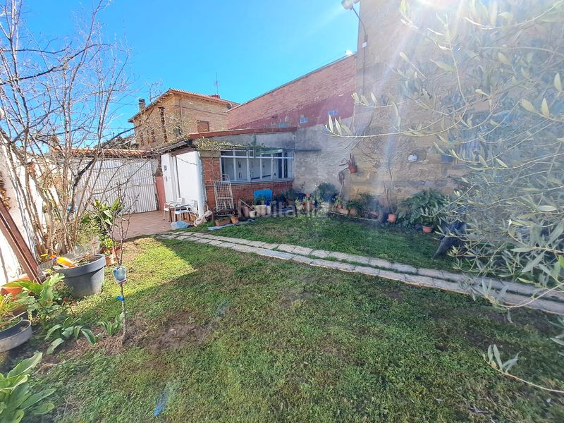 Foto 01e94eaf-0064-4d51-af33-c3076992b4f3. Casa aparellada amb xemeneia calefacció aparcament a Baños de Rioja