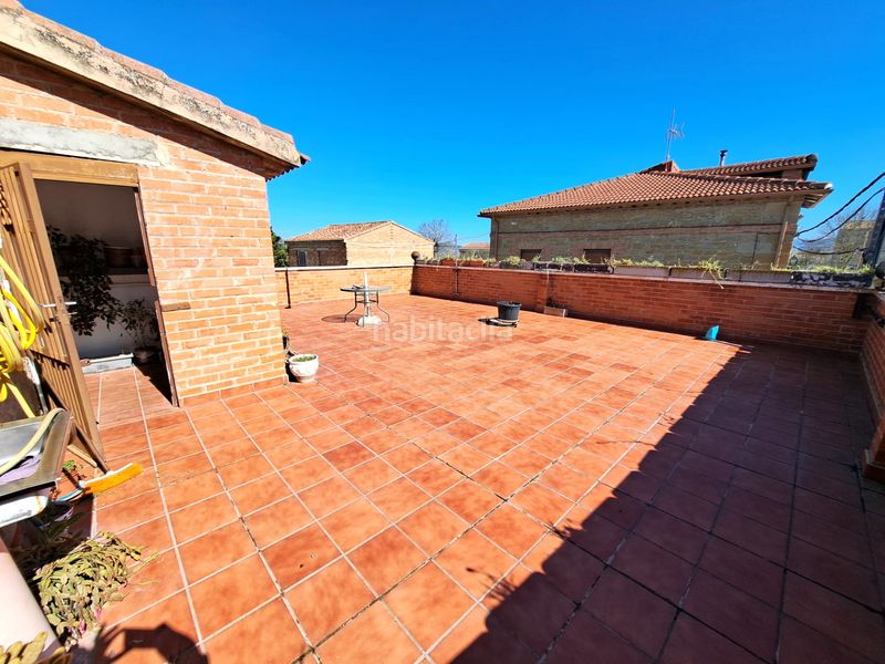Foto 08abc1fd-480e-45cb-8a69-8a8221ce19dc. Casa aparellada amb xemeneia calefacció aparcament a Baños de Rioja