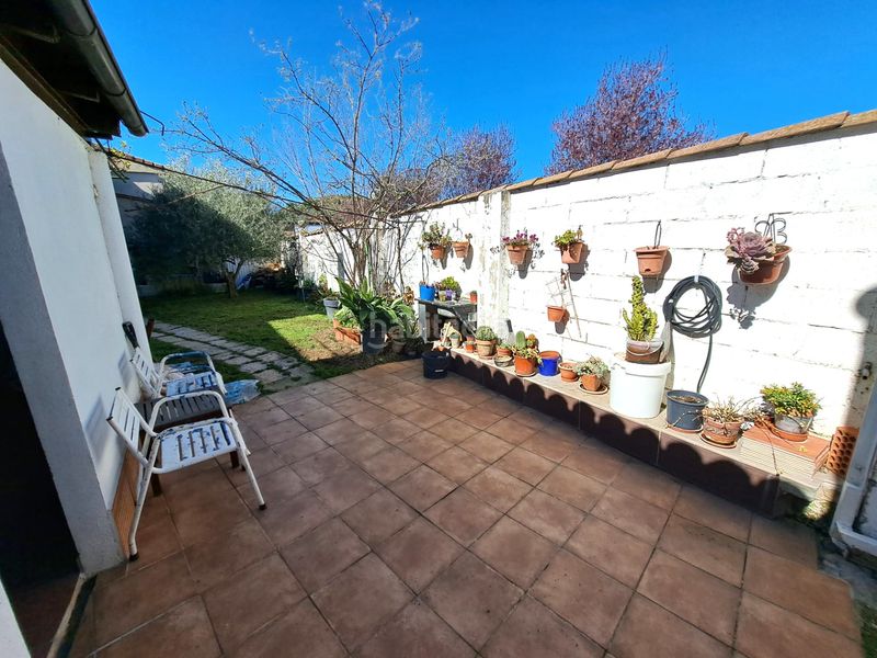 Foto 5daece63-4746-4cd6-a74e-8fedba00db91. Casa aparellada amb xemeneia calefacció aparcament a Baños de Rioja