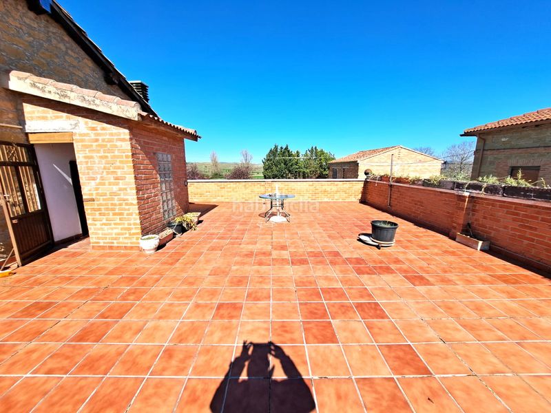 Foto 605866fb-b3cf-4d05-8cbc-9e9e04bd9854. Casa aparellada amb xemeneia calefacció aparcament a Baños de Rioja