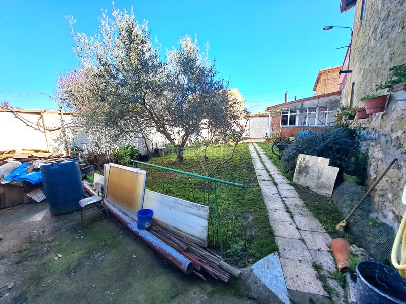 Foto 76f41621-9d9d-413e-9412-46751c231b1d. Casa aparellada amb xemeneia calefacció aparcament a Baños de Rioja