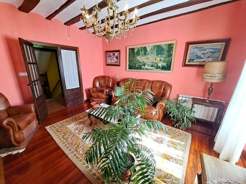 Foto 7ec62bd2-cb65-4279-9547-b942f55b2ea0. Casa aparellada amb xemeneia calefacció aparcament a Baños de Rioja
