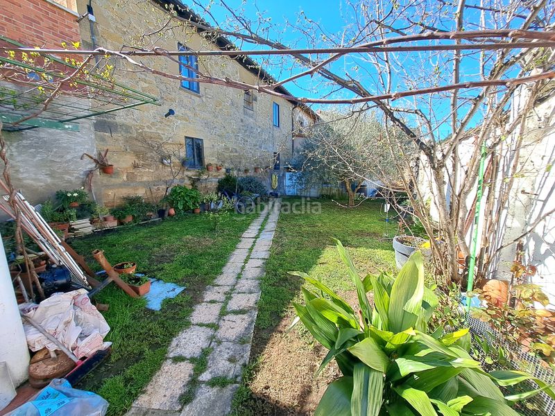 Foto 86f62d85-0f43-4236-84e1-04f30571c804. Casa aparellada amb xemeneia calefacció aparcament a Baños de Rioja