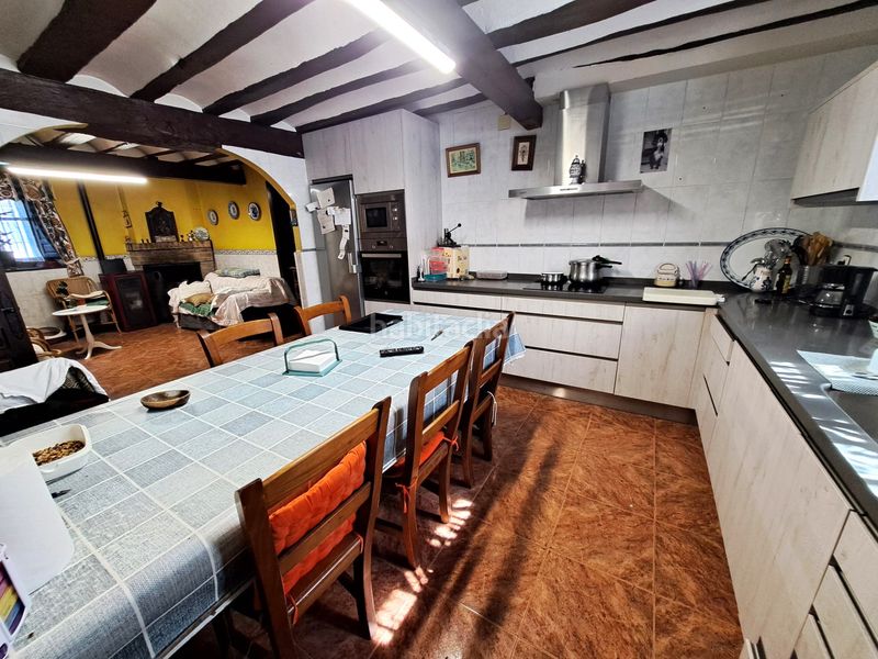 Foto 9170d89f-6283-4e20-b068-b41af2df8020. Casa aparellada amb xemeneia calefacció aparcament a Baños de Rioja