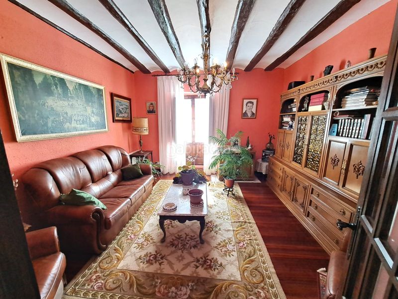 Foto a99c0dea-97c5-445b-90a0-3eab53aa0797. Casa aparellada amb xemeneia calefacció aparcament a Baños de Rioja