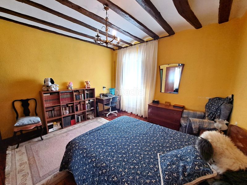 Foto ad00ed1b-81e2-4f65-b4bb-787a9f0df1b1. Casa aparellada amb xemeneia calefacció aparcament a Baños de Rioja
