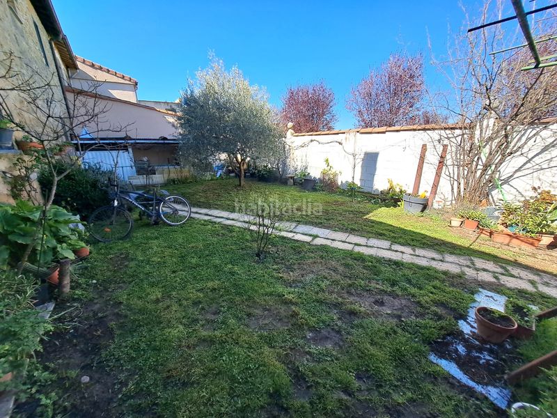 Foto c6b8e46b-aad2-4c6c-be57-6dff7327559c. Casa aparellada amb xemeneia calefacció aparcament a Baños de Rioja