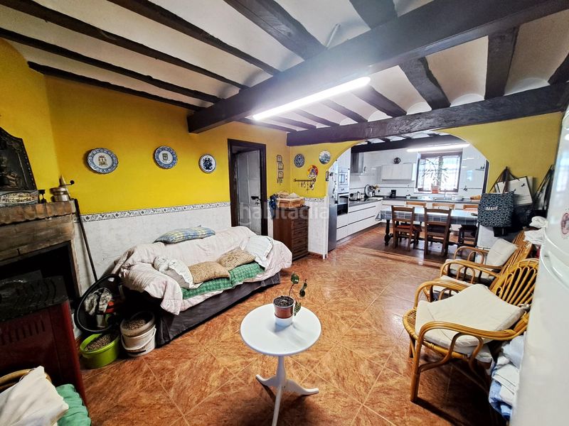 Foto dbb57b70-215e-459a-9052-8d6e4cc9d987. Casa aparellada amb xemeneia calefacció aparcament a Baños de Rioja