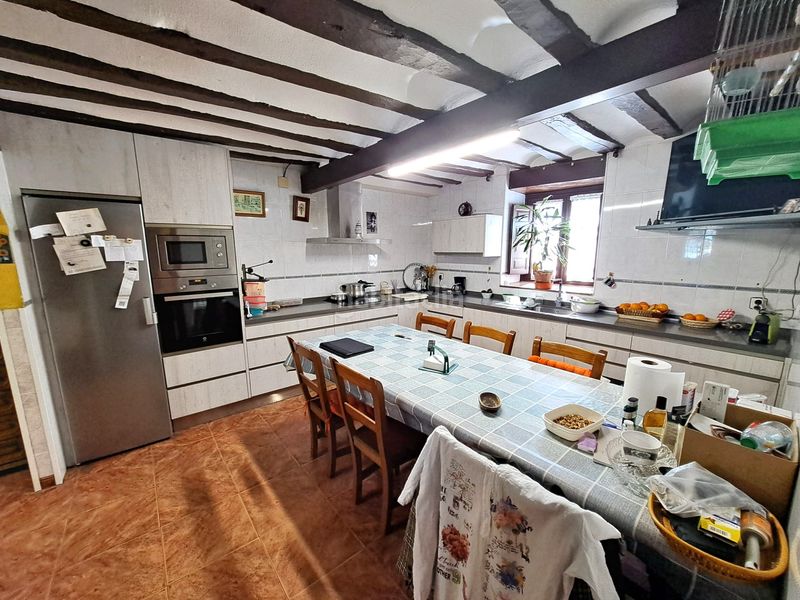 Foto dc75d681-56de-413f-a75b-019692ae51c6. Casa aparellada amb xemeneia calefacció aparcament a Baños de Rioja