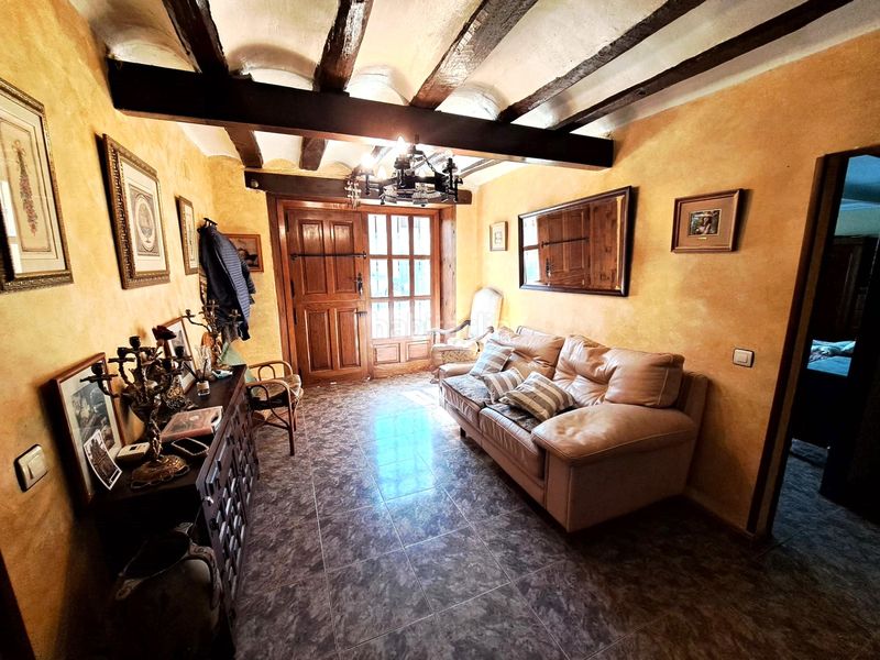 Foto e7a9dc93-eca7-4c5d-a8d3-8e59a7e1fac3. Casa aparellada amb xemeneia calefacció aparcament a Baños de Rioja
