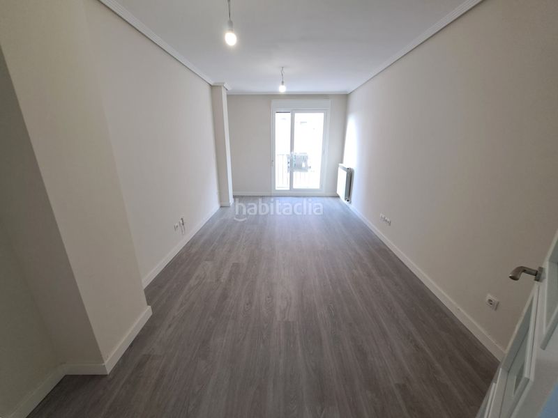 Foto afb5b2cf-6e73-4e7e-87c9-0642da6d06f2. Apartament amb calefacció aparcament a Haro