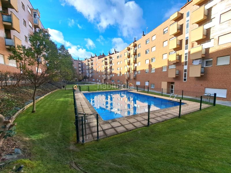 Foto 23d58c37-4b33-4f86-9f2d-dfc130460f22. Apartament amb calefacció aparcament piscina a Haro