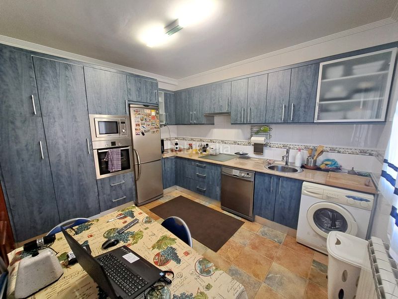 Foto b116a4af-8126-4599-b44c-d7eb18cf106c. Casa adossada amb calefacció aparcament a Zarratón