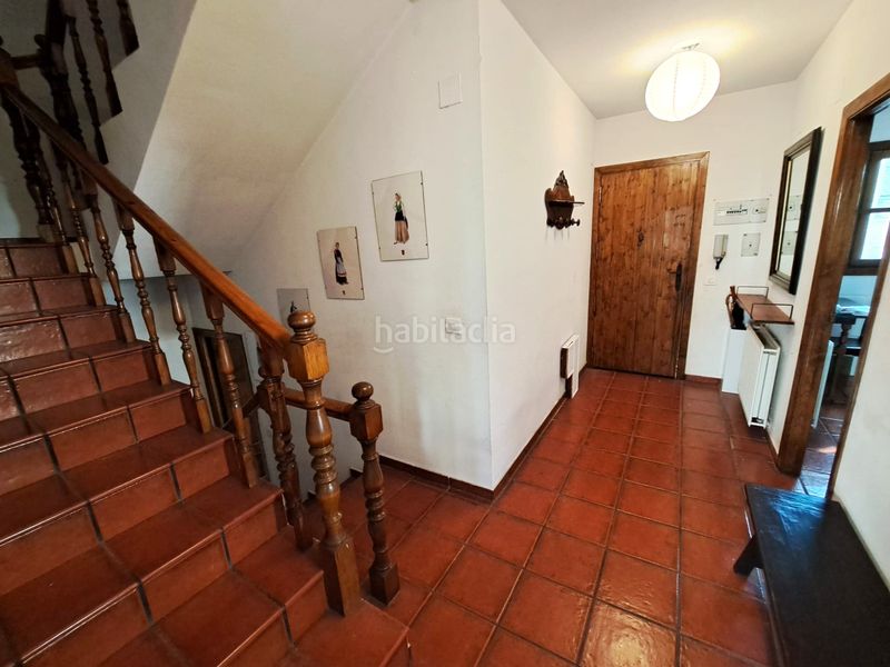 Foto 0fb985e1-b24d-486c-a246-67c0f206c0c8. Casa aparellada amb calefacció aparcament a Labastida
