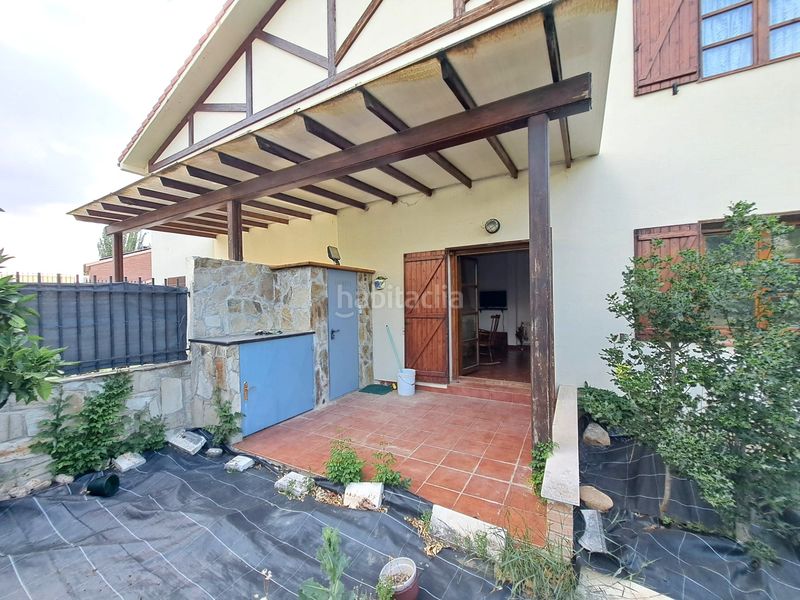 Foto 34199c11-0068-4a34-a3d1-a17a85885b0f. Casa aparellada amb calefacció aparcament a Labastida