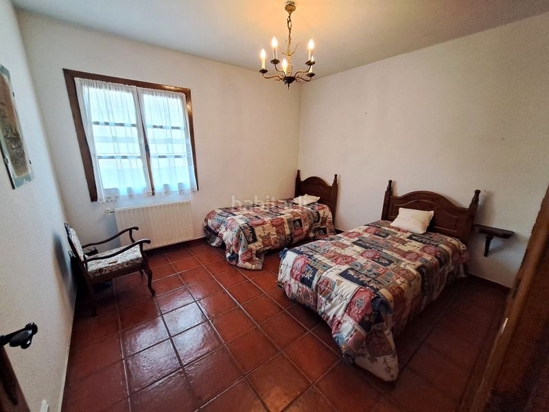 Foto 42a4e524-5b1e-4eb0-88d2-e1ac668ffc87. Casa aparellada amb calefacció aparcament a Labastida