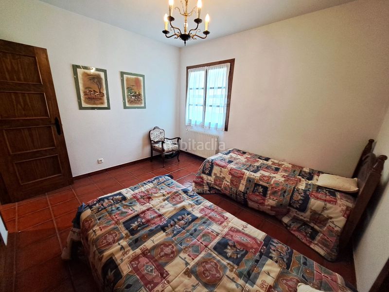 Foto 4da15a1f-19dd-42be-86ca-cfb6113975d4. Casa aparellada amb calefacció aparcament a Labastida