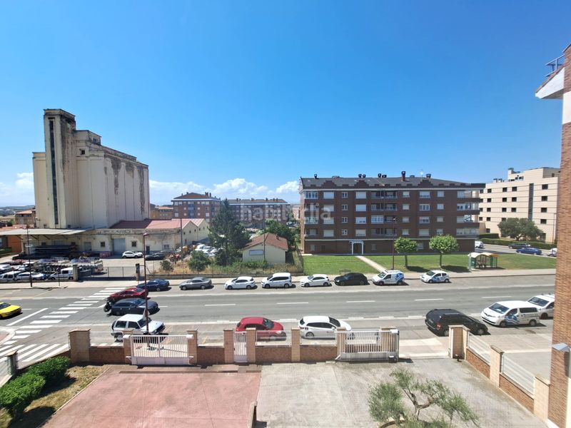 Foto f97330b6-1024-461f-91d5-ee2546d45da4. Pis amb calefacció aparcament piscina a Haro