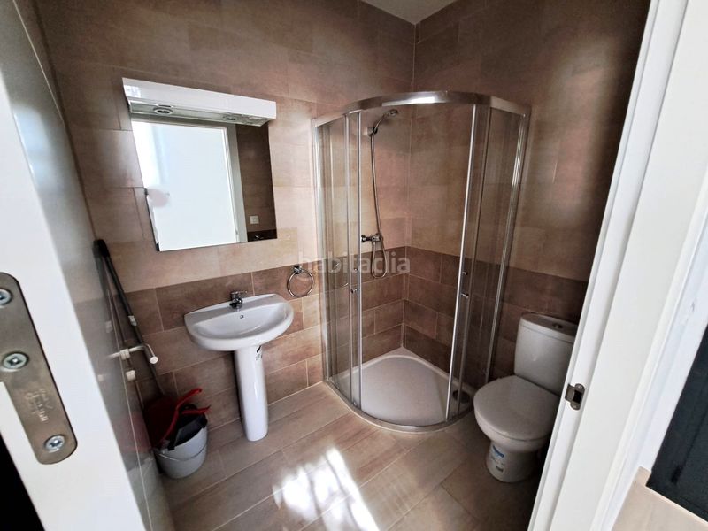 Foto defd5c7d-7ae8-4cfa-9082-ecc11b37a454. Local comercial a Haro