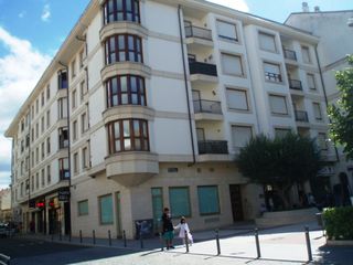Aparcament cotxe a Avenida La Rioja 6