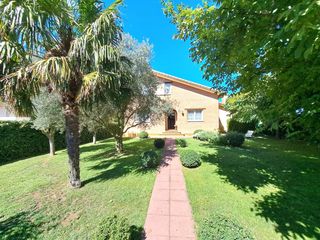 Chalet  Calle hernando de murillas. Excelente oportunidad. magnifico chalet unifamiliar en el precio
