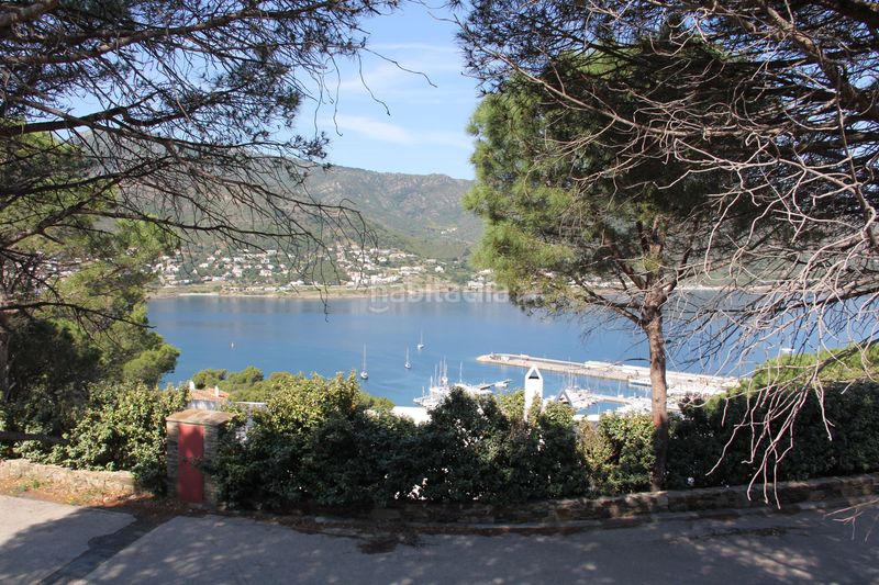 Foto f5f7d6ea-c1c0-4220-b07c-e2f7a09ca8f9. Residential plot in Port de la Selva (El)