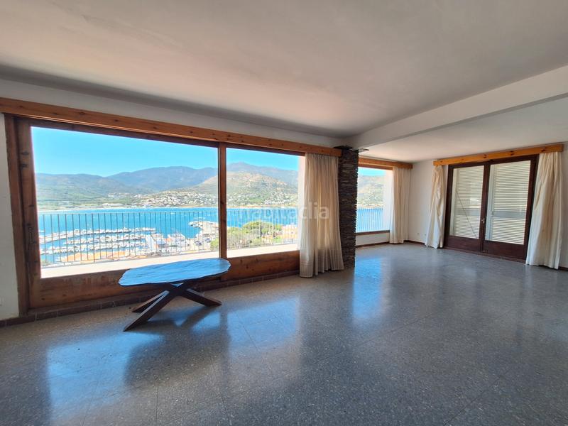 Foto ae428ef9-0db3-4c08-a336-df8dd2c4db09. Chalet con camino in Port de la Selva (El)