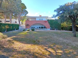 Chalet in Port de la Selva (El). Se vende acogedora casa unifamiliar de dos plantas.
