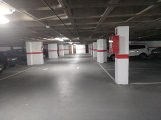 Lloguer Aparcament cotxe  Calle floranes. Deja de perder tu tiempo dando vueltas y vueltas biscando un apa
