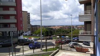 Lloguer Pis  Calle camilo alonso vega. Piso estudiantes -curso academico- tres dormitorios-dos baños