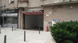 Lloguer Aparcament cotxe a Calle el lábaro 8. Parcela de garaje en zona numancia-san fernando