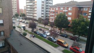 Pis  Avenida del cardenal herrera oria. Piso grande con graraje doble, cerca  del hospital y las univers