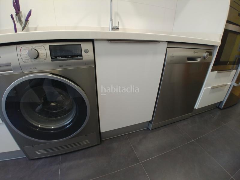 Foto dae4ba07-c922-41d2-84fe-dea2ff966795. Alquiler piso en calle la industria 48 piso moderno cerca santander -personal hospital valdecilla-docentes en Astillero (El)