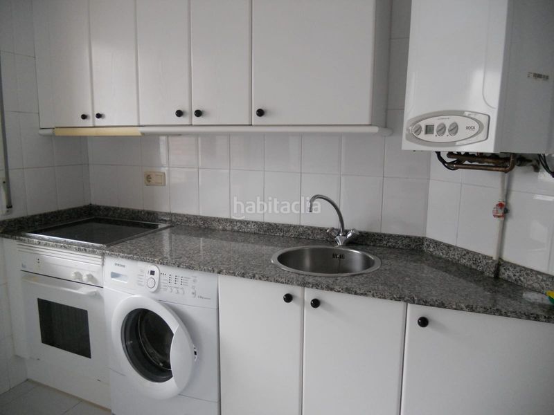 Foto 7d16990e-c88c-4793-ab16-8ce91e4f5abd. Rent flat in colonia del mar 12 in Los Castros Santander