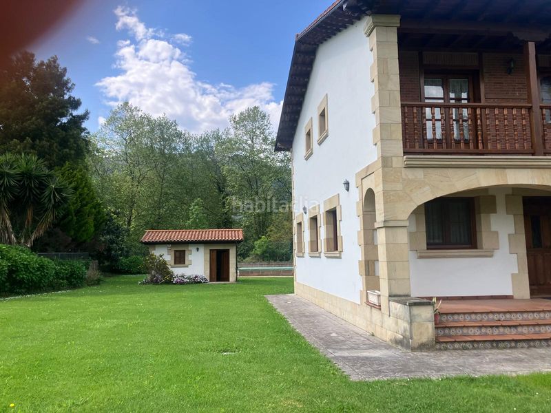 Foto eb275e11-e4a0-4e28-8897-069c6f7406c2. Casa amb xemeneia calefacció aparcament piscina a Santiurde de Toranzo