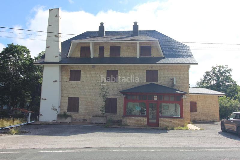 Foto 6c836ace-e550-4579-aa4f-5c075594d2c3. Edifici a Luena