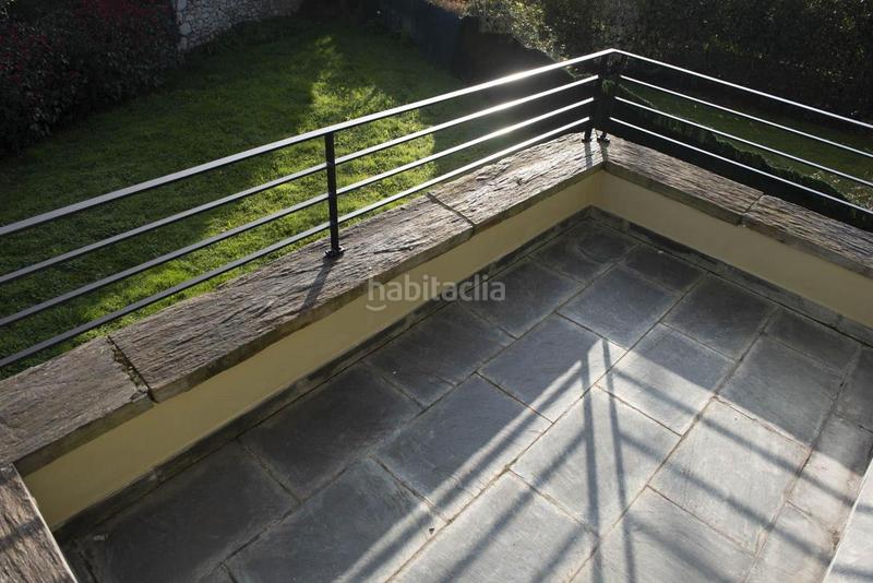 Foto 325f7e7d-1354-4258-bddd-7a1d672b21af. Casa adossada amb calefacció aparcament piscina a Santander