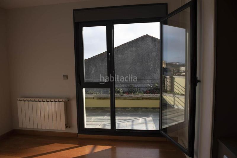 Foto a1c2aa63-9732-43b8-a36a-55463f6f35a8. Casa adossada amb calefacció aparcament piscina a Santander